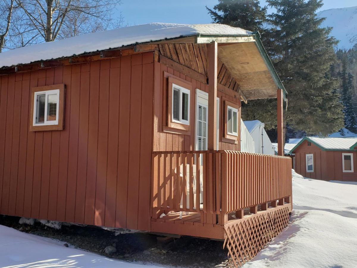 Gwin'S Lodge & Roadhouse Cooper Landing Bagian luar foto